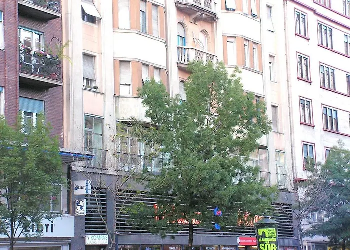 Sleepover Center Guestrooms Affittacamere 3*