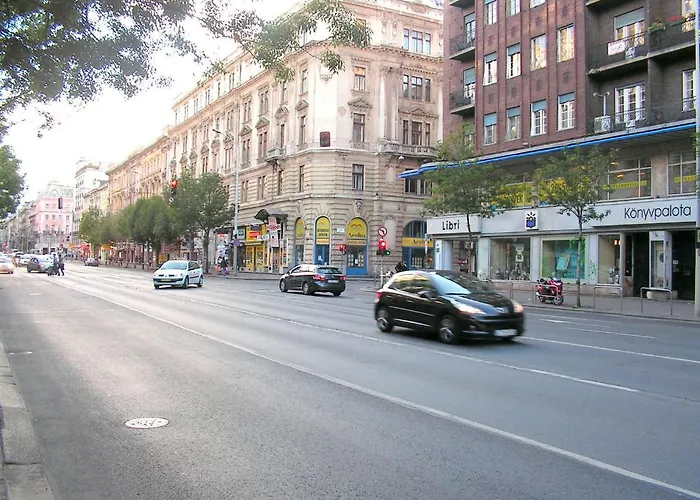 Sleepover Center Guestrooms Affittacamere 3*