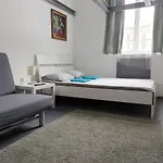 Sleepover Center Guestrooms 3* بودابست