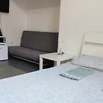 Sleepover Center Guestrooms 3* بودابست