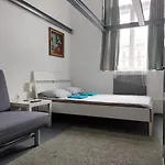 Sleepover Center Guestrooms بيت ضيافة بودابست