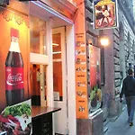 Sleepover Center Guestrooms بيت ضيافة