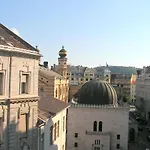 بيت ضيافة Sleepover Center Guestrooms